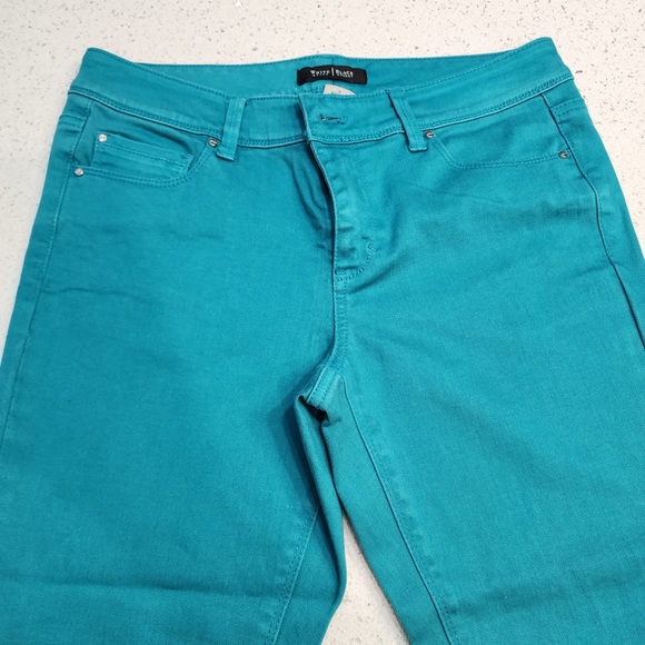 White House Black Market Jeans Whbm Teal Color Blac Slim Crop New